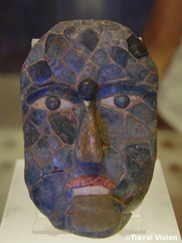 マヤに関する博物館としてはメキシコ最大になるという「マヤの世界博物館」。新しくメリダに建設され、オープンしたばかり。写真は展示品のひとつであるマヤの仮面