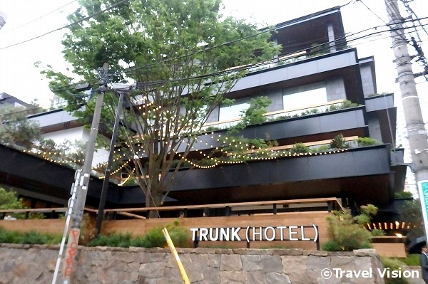 TRUNK（HOTEL）は渋谷駅から徒歩7分、明治神宮前駅から徒歩6分の場所に位置