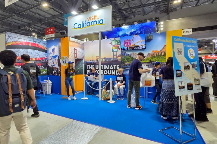 カリフォルニア・ロサンゼルスのブースでは、ルート66のロードトリップ等をテーマにクイズ大会を実施