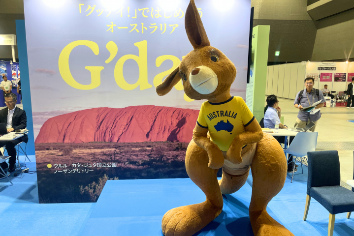 オーストラリアでは、ブランドアンバサダーを務めるカンガルーの「ルビー」との記念撮影コーナーを用意